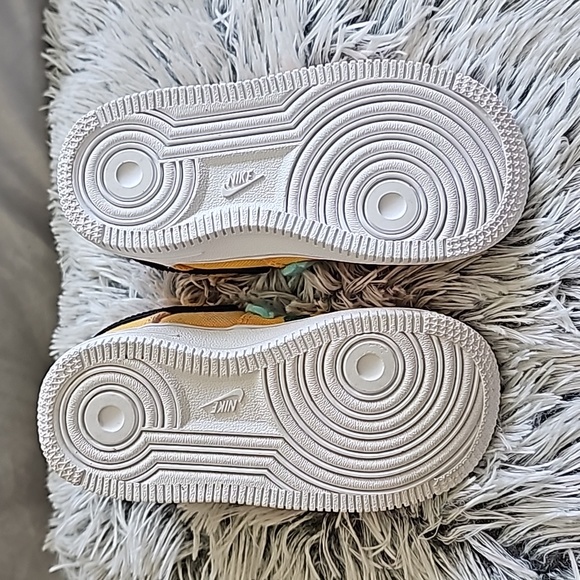 FORCE 1 LV8 TD 'CHINESE NEW YEAR - UNIVERSITY GOLD' - Picture 4 of 10